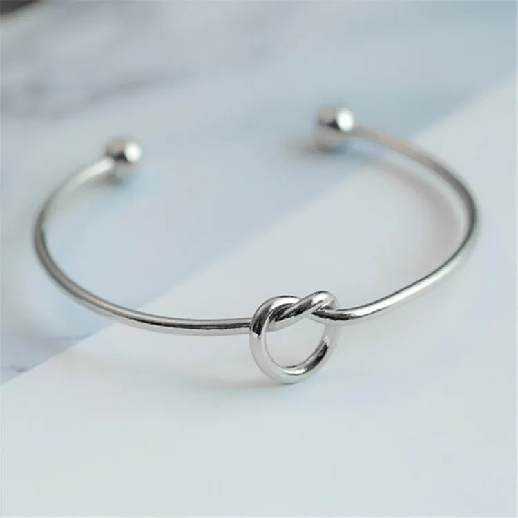 The Knotted Cuff